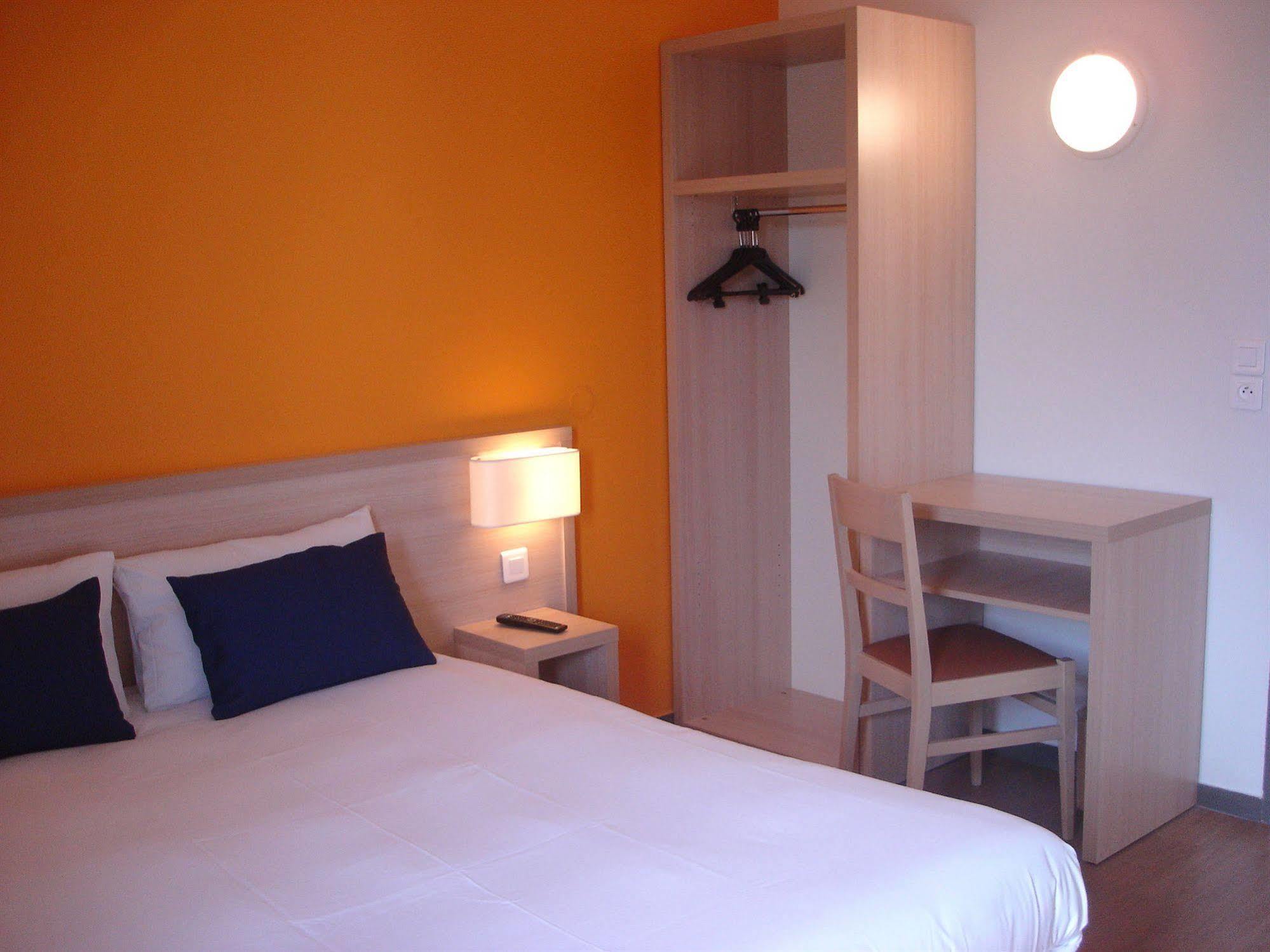 Budget Hotel Melun Sud - Dammarie Les Lys Екстериор снимка