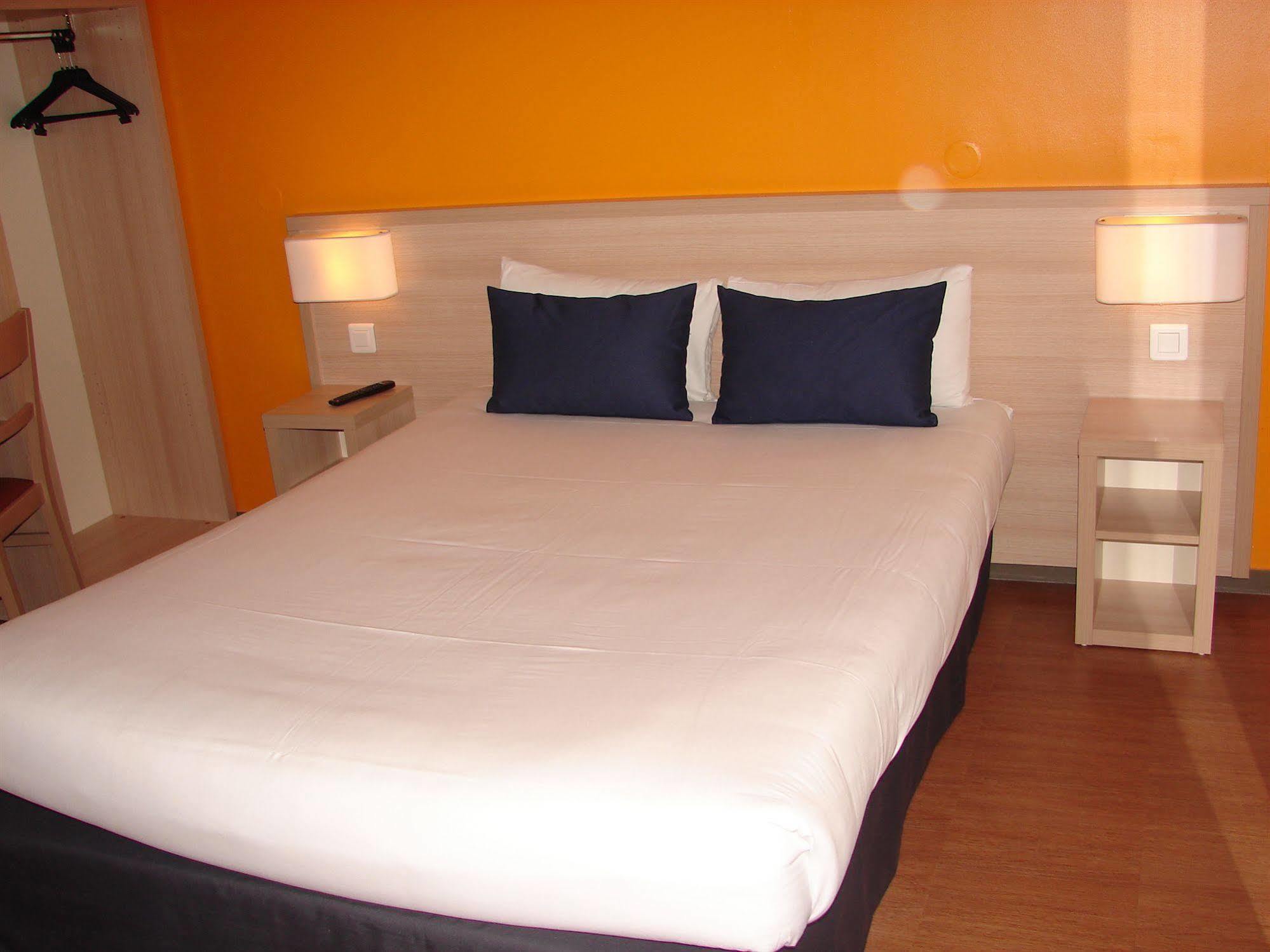 Budget Hotel Melun Sud - Dammarie Les Lys Екстериор снимка